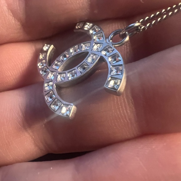 Chanel silver crystal CC necklace EUC w/ box and COA - Picture 2 of 8